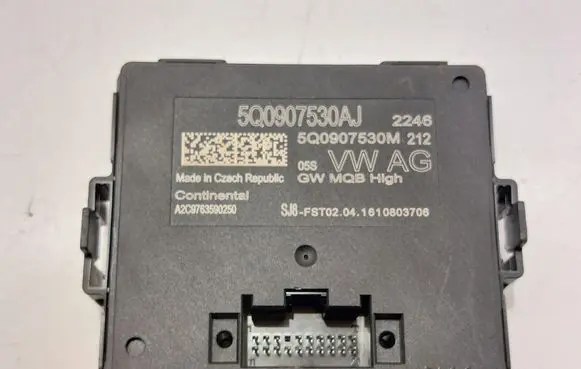 Volkswagen PASSAT B8 Gateway control module 5Q0907530AJ