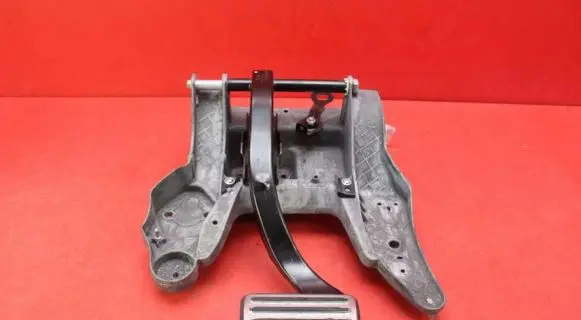 Porsche Cayenne (9PA) Accelerator throttle pedal 7L0723031H