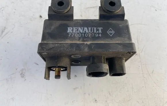 Renault Scenic I Glow plug pre-heat relay 7700107794