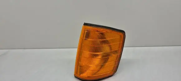 Mercedes-Benz E W124 Front indicator light A2018260043