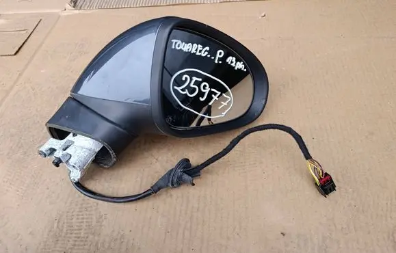 Volkswagen Touareg II Front door electric wing mirror