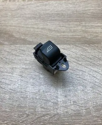 Volvo C30 Electric window control switch 30774162