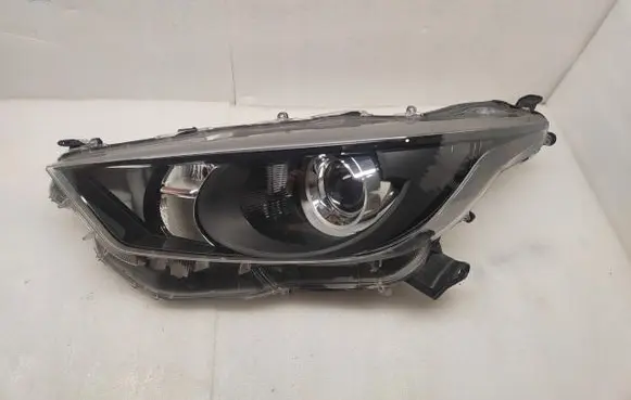 Toyota Yaris XP210 Headlight/headlamp