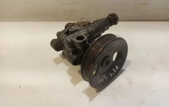 Hyundai Getz Power steering pump 571101C301