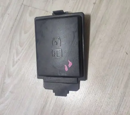 Jaguar F-Pace Fuse box cover GX7314A076DA