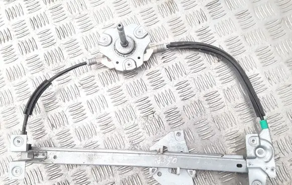 Rear door manual window regulator