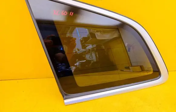 Volvo XC60 Rear side window