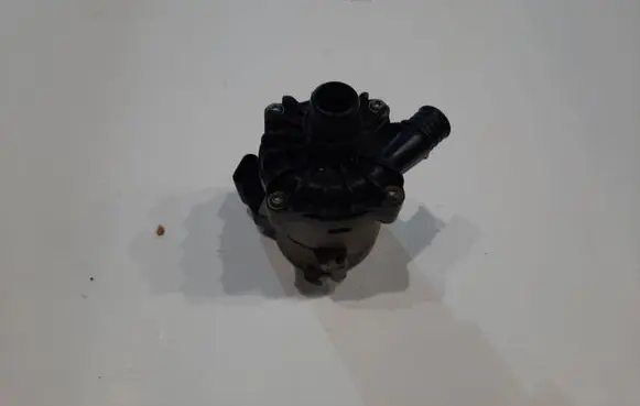 BMW 6 F12 F13 Electric auxiliary coolant/water pump 7566335