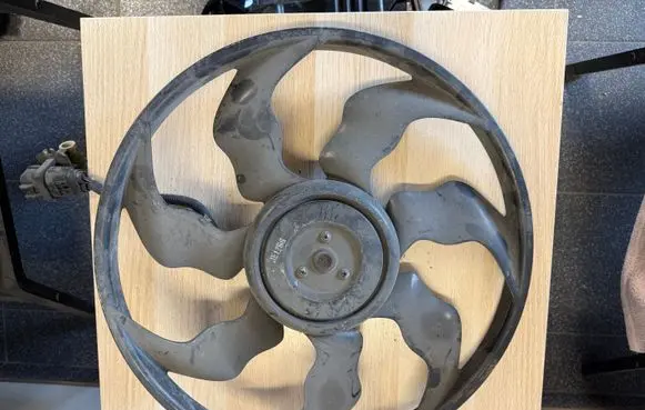 Hyundai ix35 Electric radiator cooling fan B105NE9BA01