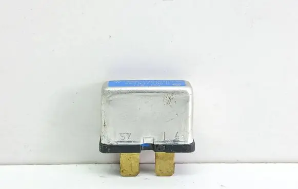 Volkswagen PASSAT B6 Other relay 443937105B
