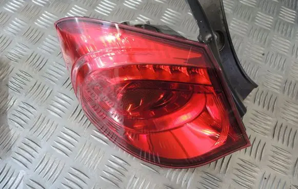 Alfa Romeo Giulietta Tailgate rear/tail lights