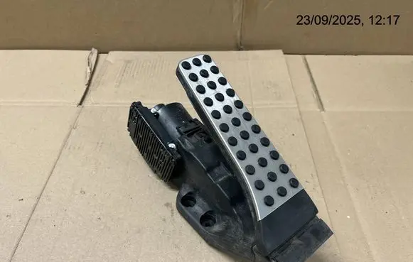 Mercedes-Benz E W213 Accelerator throttle pedal A2C73661103 A2133001100 2133001100