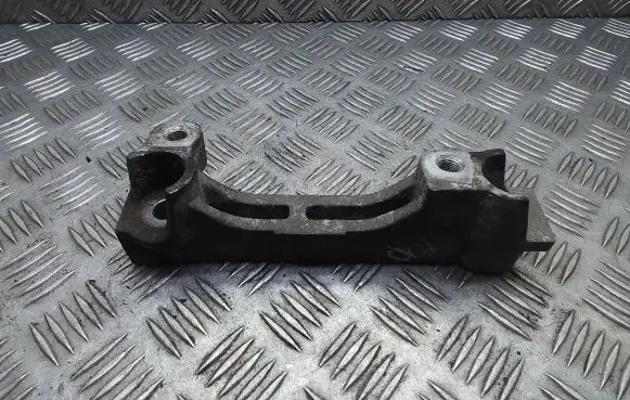 Toyota Verso Engine mounting bracket