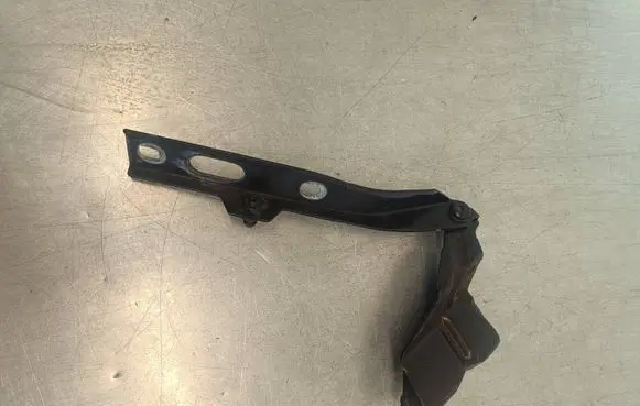 Audi Q5 SQ5 8R Engine bonnet/hood hinges 8R0823302A
