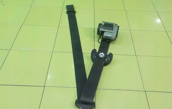 Peugeot 208 I Front seatbelt PRZOD BEZPIECZENSTWA