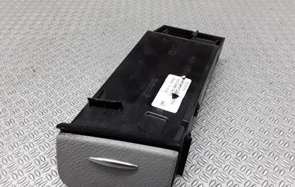 Mercedes-Benz E W211 Dashboard storage box/compartment A2116801952LL