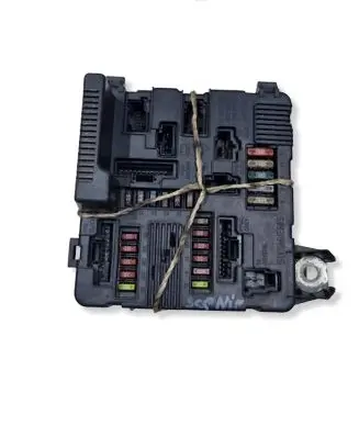 Renault Scenic II - Grand scenic II Fuse module S118399200D 8200306032A 04056