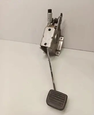 Isuzu D-Max Clutch pedal 8973187990
