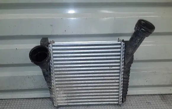 Audi Q7 4L Intercooler radiator 