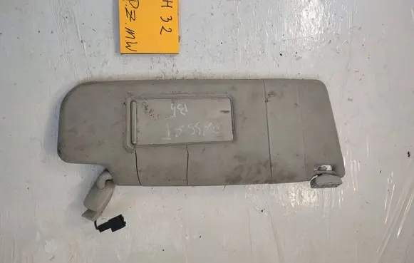 Volkswagen PASSAT B5 Sun visor 84164651