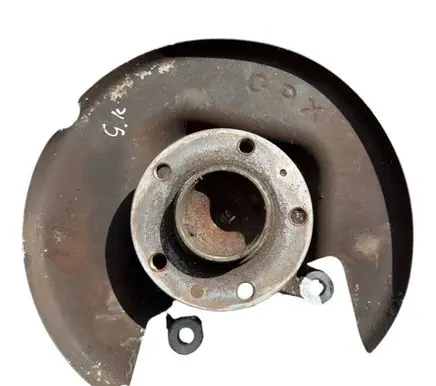 Rear wheel hub