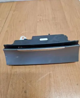 Volkswagen PASSAT B6 Car ashtray 3C0863284 318220100 3C0857961