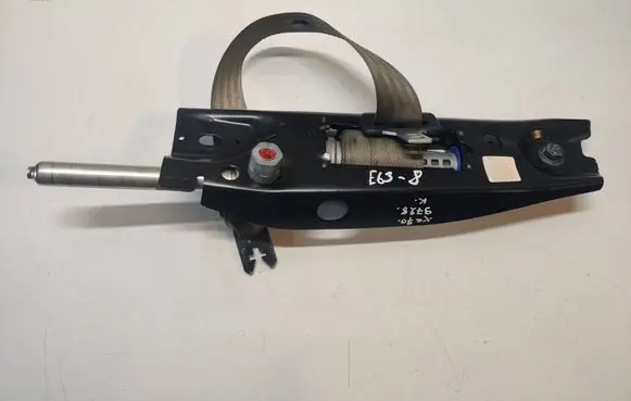 Volvo XC70 Front seatbelt 39865063