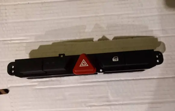 KIA Ceed Hazard light switch 937001H900 937001H910