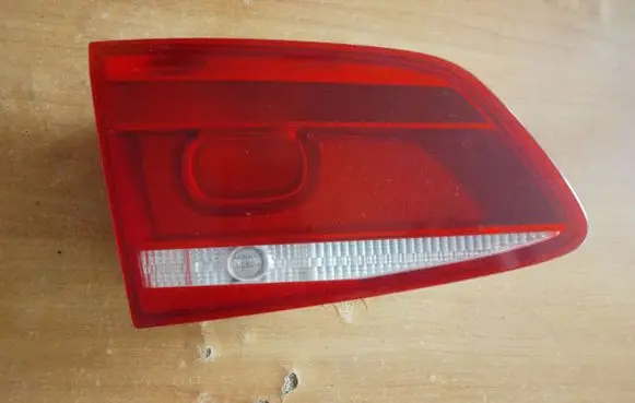Volkswagen PASSAT B7 Tailgate rear/tail lights