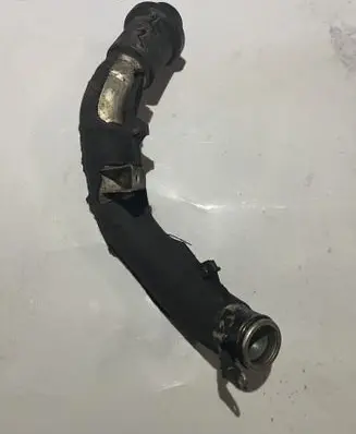 Intercooler hose/pipe