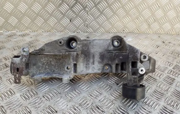 Nissan X-Trail T31 Generator/alternator bracket 8200527320C