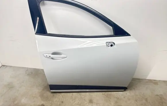 Mazda CX-3 Front door