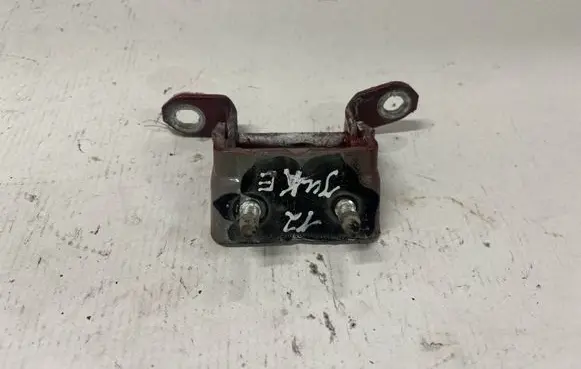 Nissan Juke I F15 Rear door upper hinge 