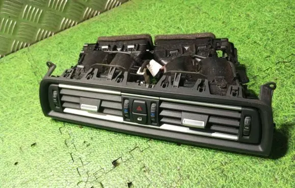 BMW 5 F10 F11 Dash center air vent grill 9166891 6422 036100611116