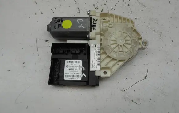 Volkswagen Eos Front door window regulator with motor 1Q0959701B 840311201B 1Q0959793