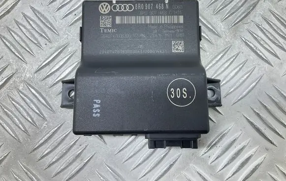 Audi A4 S4 B8 8K Gateway control module 8R0907468N