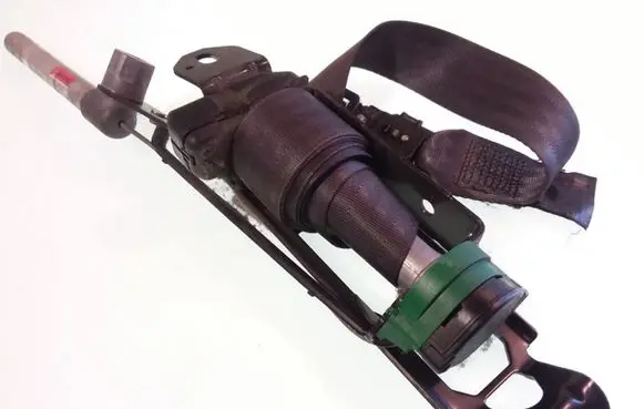 Volvo S60 Front seatbelt 8665872