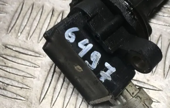 Volvo V70 High voltage ignition coil 1220703027