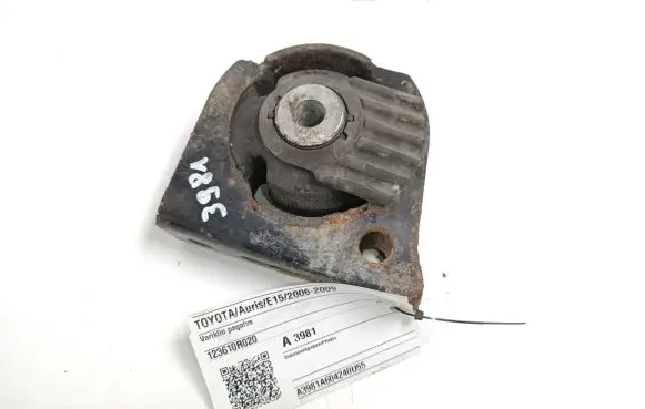 Toyota Auris 150 Engine mount bracket 123610R020