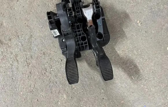 Fiat 500 Pedal assembly 51871752