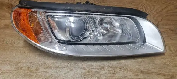 Volvo V70 Headlight/headlamp 31214169