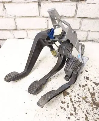 Audi A4 S4 B6 8E 8H Pedal assembly 8E1721117A