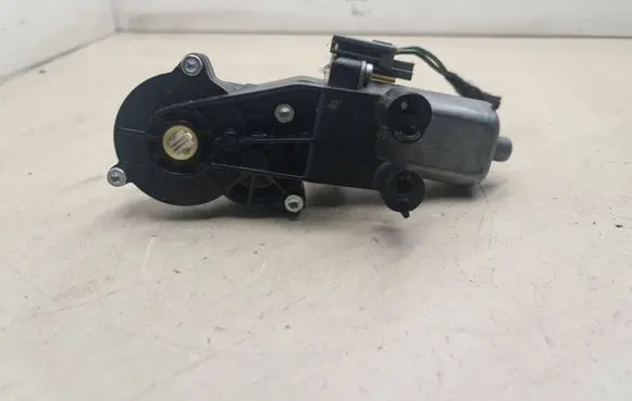 Mercedes-Benz E W211 Seat adjustment motor 0390203213