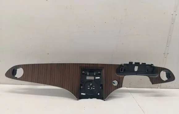 Dashboard glove box trim
