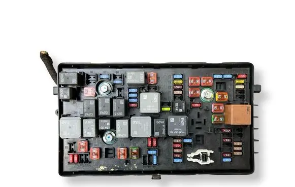 Opel Insignia A Fuse module 13222782