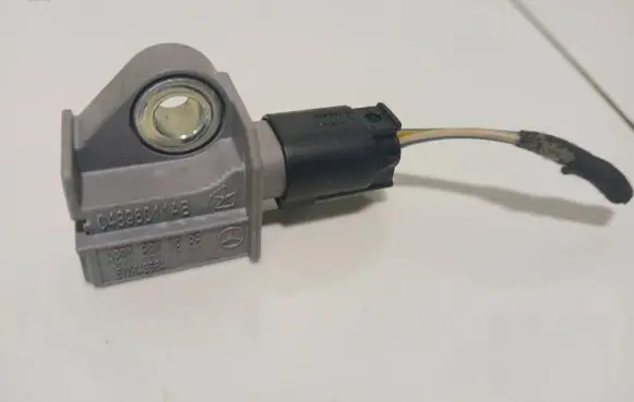 Chrysler Grand Voyager V Airbag deployment crash/impact sensor A2048201985 04896011AB 5WK43584