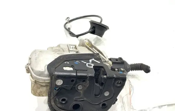Audi A4 S4 B7 8E 8H Front door lock
