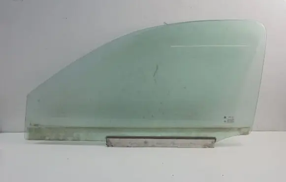 Opel Corsa B Front door window glass four-door 
