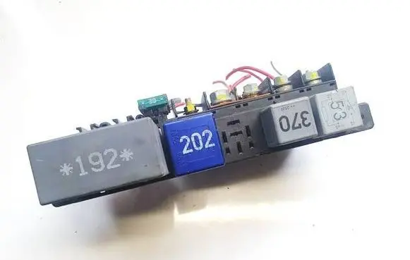 Skoda Superb B5 (3U) Fuse box set 8L0941822A