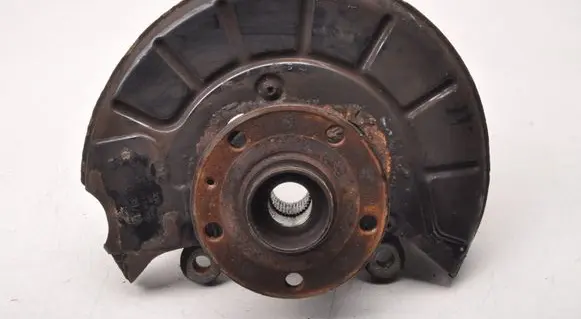 Audi Q3 8U Front wheel hub spindle knuckle 